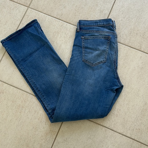 GAP Light Denim Jeans - Picture 3 of 5
